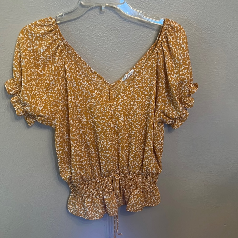 Yellow v-cut Sienna Sky blouse